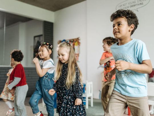 Czym jest commercial dance i dla kogo będą najlepsze takie zajęcia?